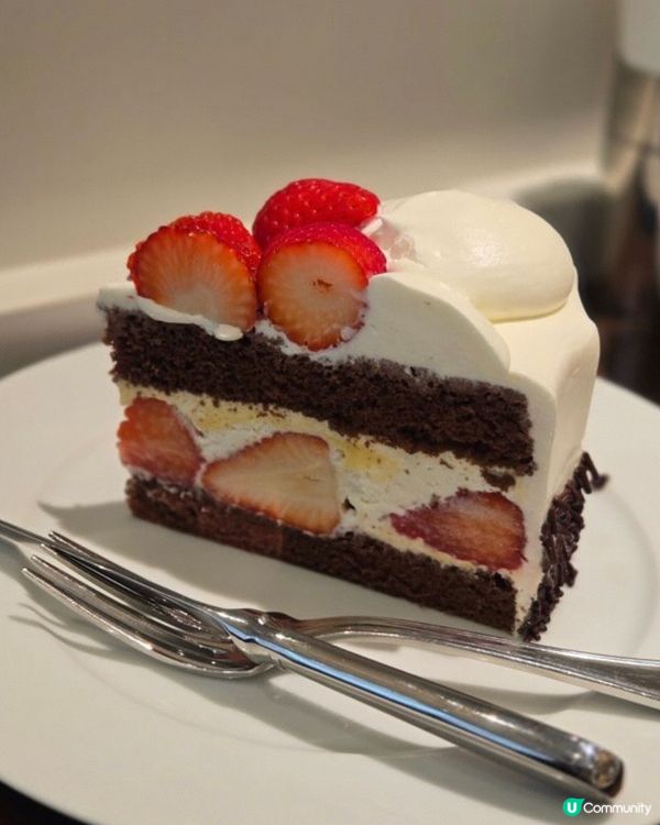 士多啤梨朱古力蛋糕🤤！幸福滋味😋！