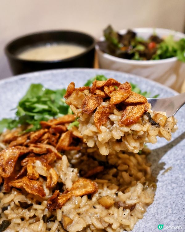 人氣拉花☕️和可愛🥰打卡公仔咖啡店