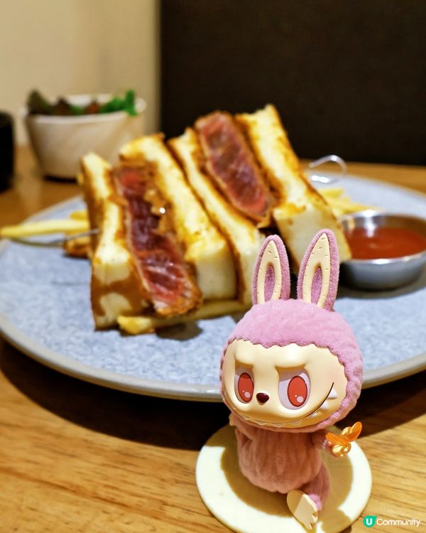 人氣拉花☕️和可愛🥰打卡公仔咖啡店