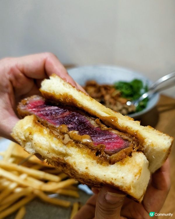 人氣拉花☕️和可愛🥰打卡公仔咖啡店