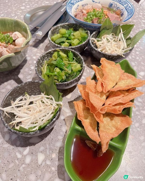 曼谷爆紅天花界船麵