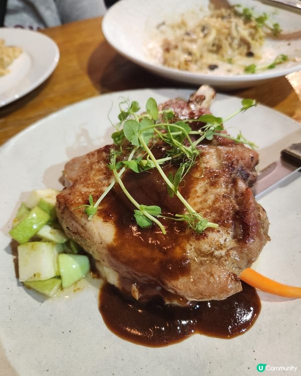 海之戀西餐🤤龍蝦湯+豬扒超正！😋