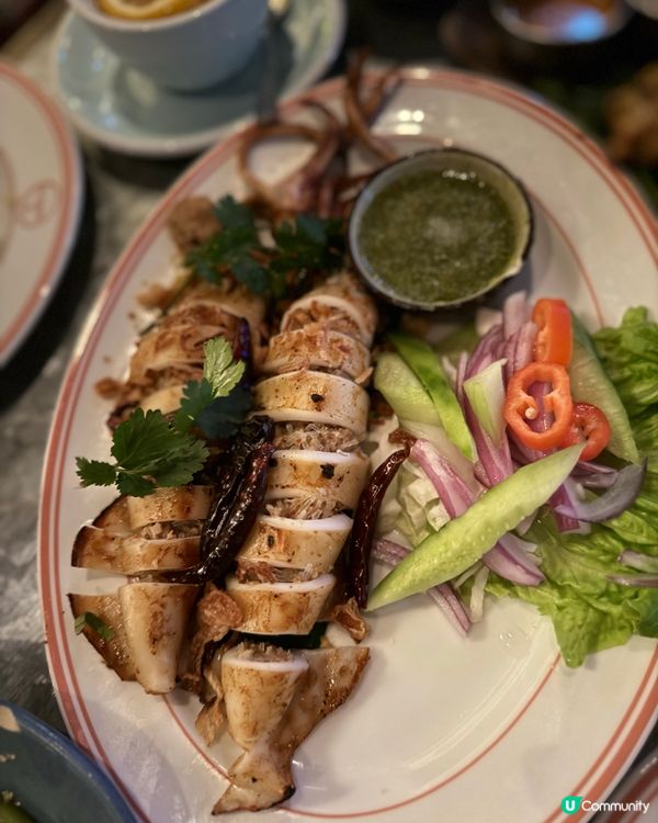 室外位夠chill 🤤 炭燒豬頸肉必食！