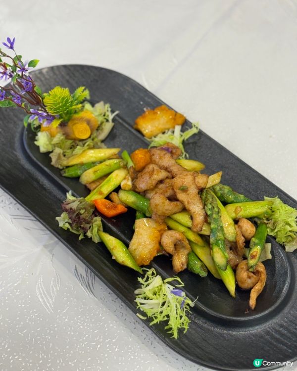 在南華體育會體育中心吃粵菜