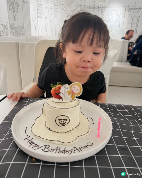 ULURU🖤🤍黑白夢幻餐廳|進入二次元童話世界