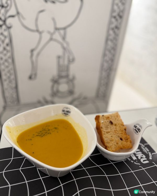 ULURU🖤🤍黑白夢幻餐廳|進入二次元童話世界