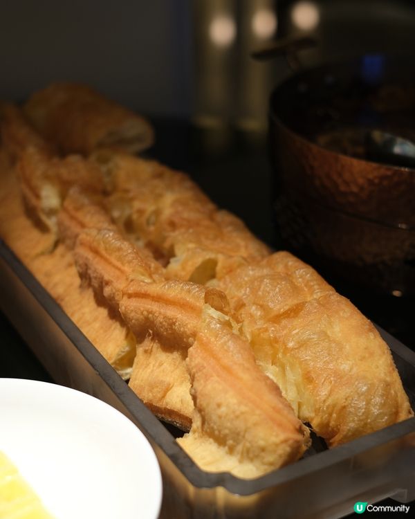 慕斯大油條！巨型酥脆配腐乳鳳梨慕斯！😋