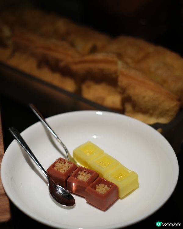 慕斯大油條！巨型酥脆配腐乳鳳梨慕斯！😋