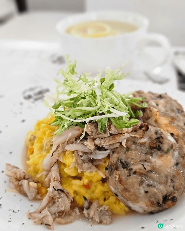 婆婆就嚟生日喇👑今日黎到ULURU慶祝🎊餐廳牆面、家具同裝飾...