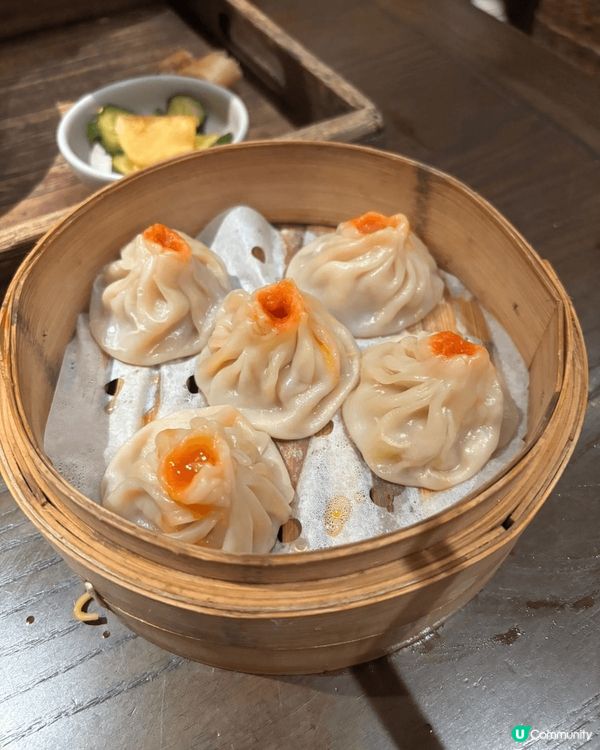 七月時去上海旅行，吃了當地出名的蟹黃宴，十分美味！