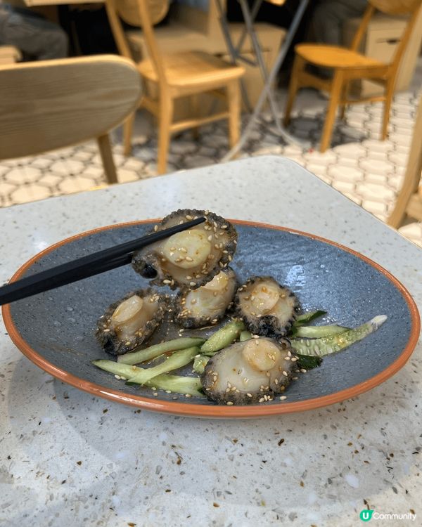 晚餐選擇了天廚海南雞！我點了他們的招牌海南雞，肉質鮮嫩，搭配...