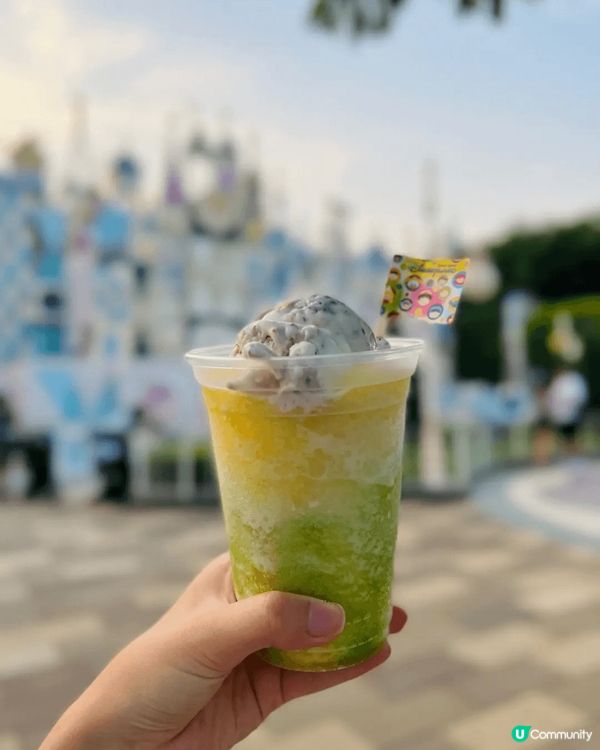 迪士尼小小世界雪糕屋，可能係迪士尼裏最抵食嘅雪糕，雪糕窩夫籃...