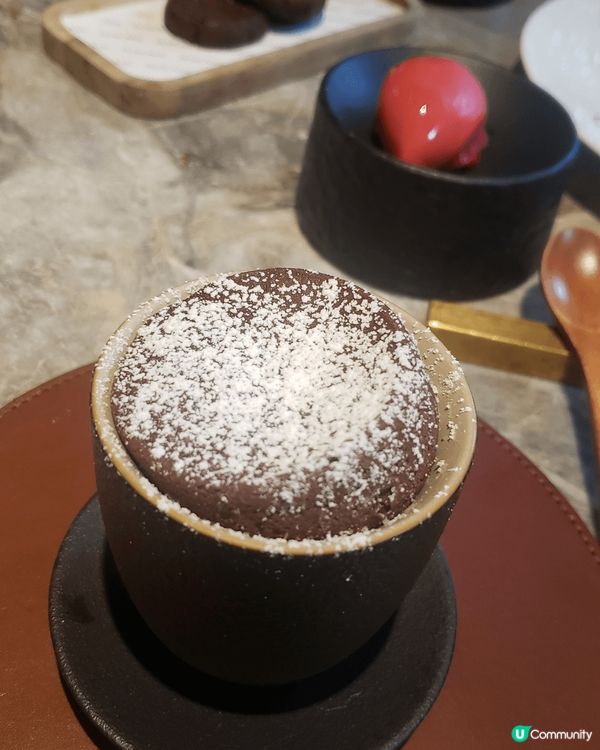 法式特濃流心黑朱古力蛋糕配上raspberry sherbe...