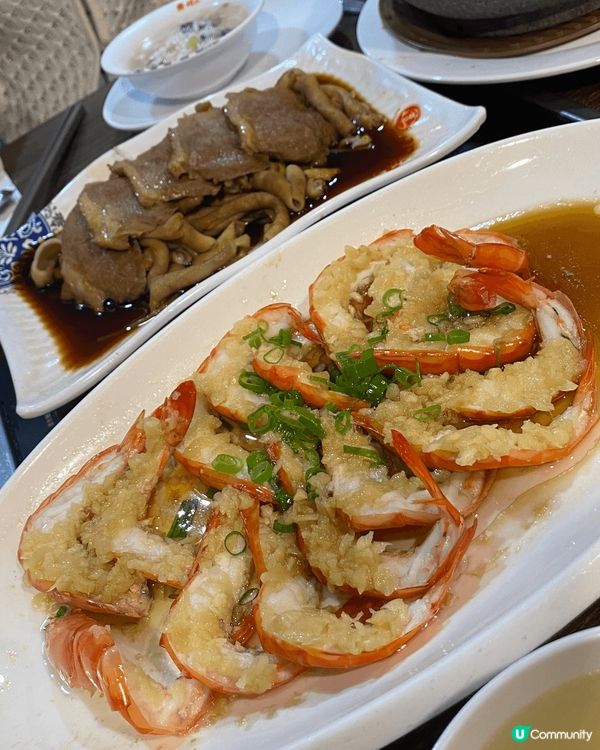五個女仔食十個送，真係好開心，仲要差不多全清。已經識左十幾年...