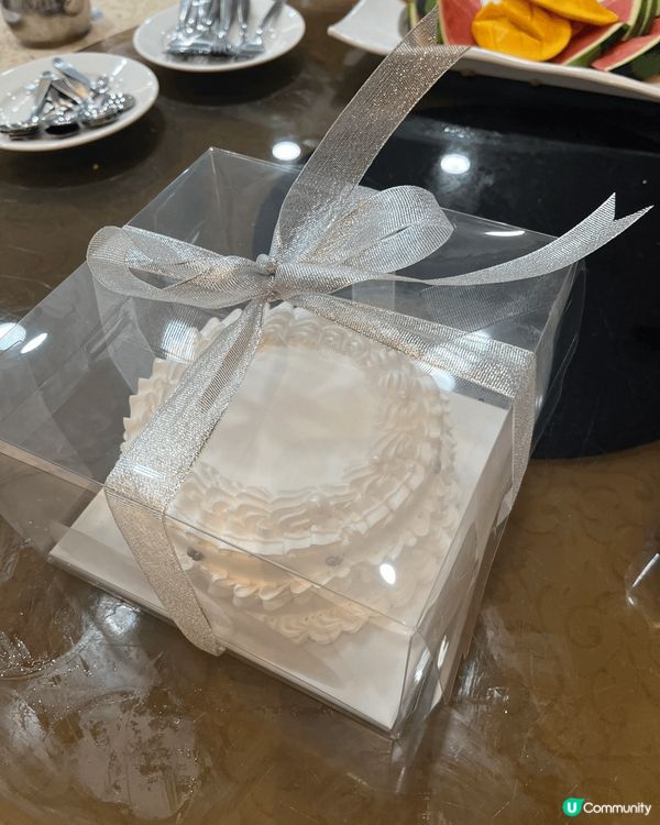 係我個藍帶廚師表妹整比我食既椰子生日蛋糕呀