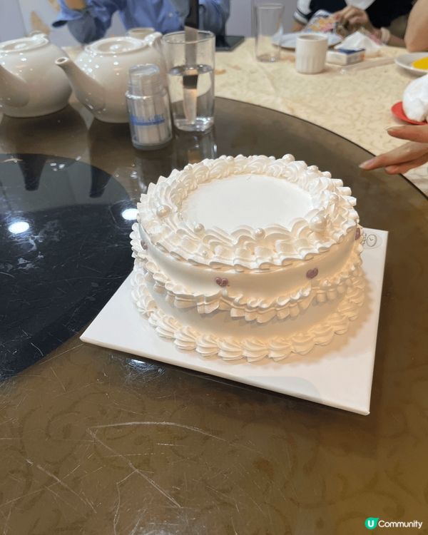 係我個藍帶廚師表妹整比我食既椰子生日蛋糕呀