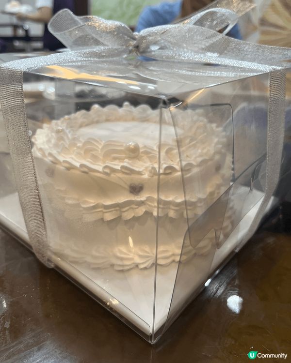 係我個藍帶廚師表妹整比我食既椰子生日蛋糕呀