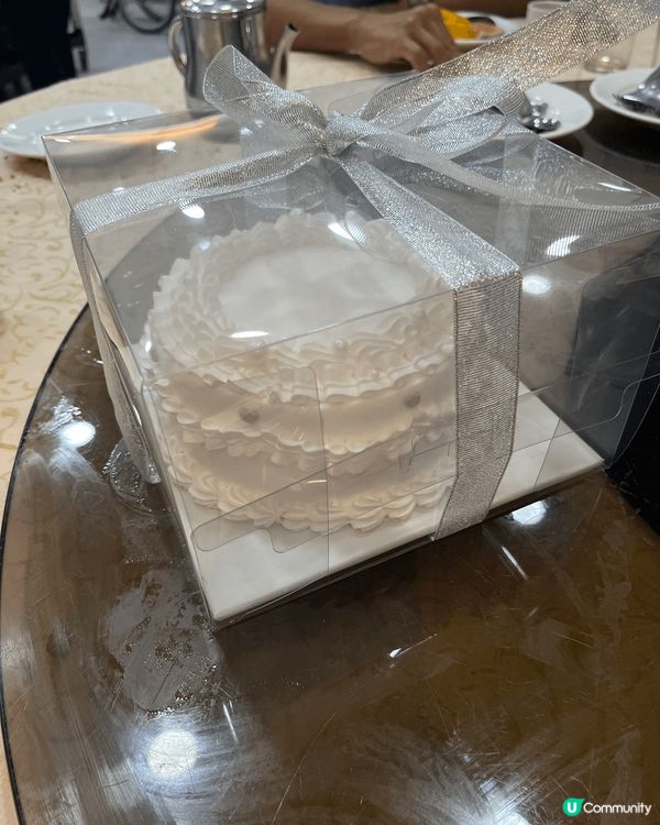 係我個藍帶廚師表妹整比我食既椰子生日蛋糕呀