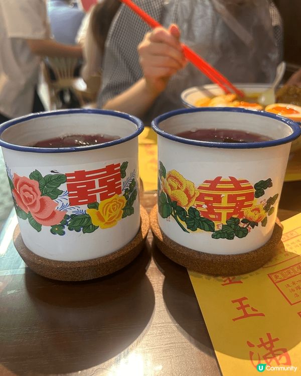 最近去咗食唔同嘅嘢，個杯朱古力雪糕真係好好飲，跟住另外嗰杯係...