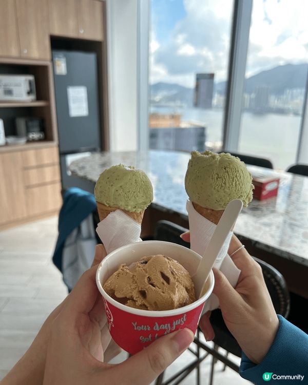 公司勁好請咗雪糕車嚟營中秋，跟住最近食咗日式嘢，啲壽司同茶碗...