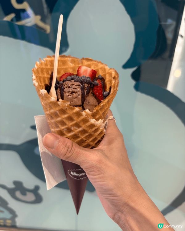同事朋友請食嘅甜品特別好味道👅