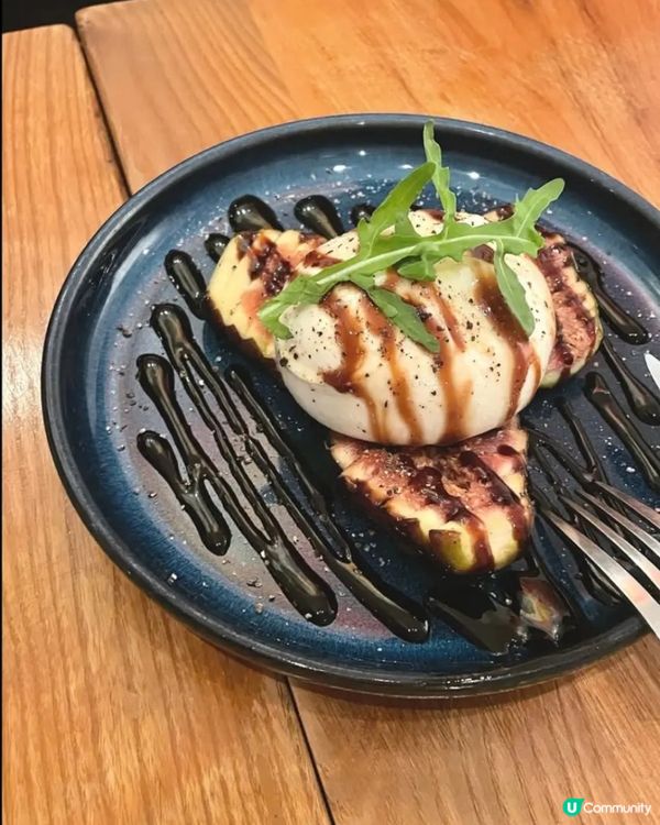 1.  中環韓食🇰🇷！環境靚到爆✨服務一流💯！必試芝士無花果