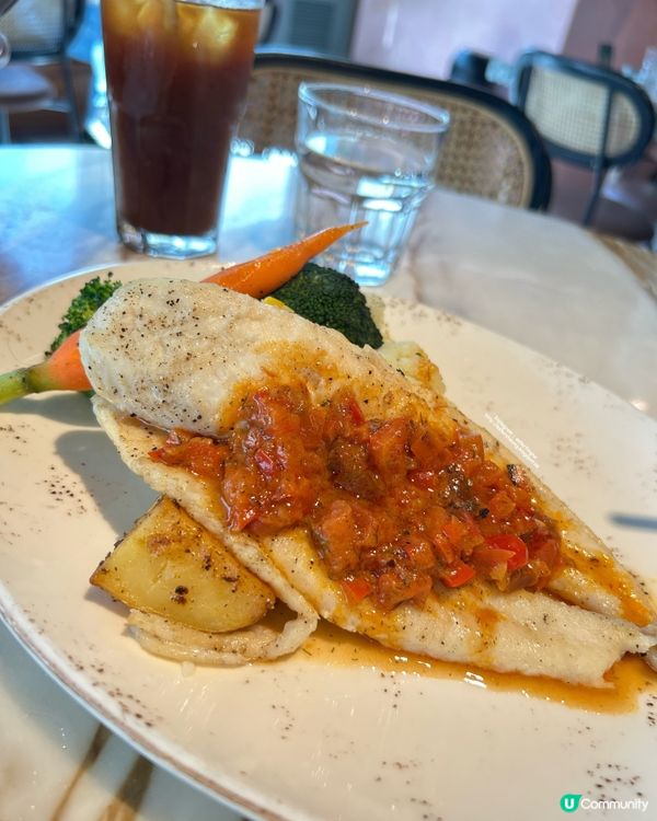 又要嘆個 brunch 💕 食個意式辣肉腸薄餅