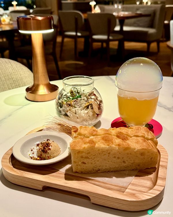 紅玫瑰樓梯打卡📸 法國菜😋