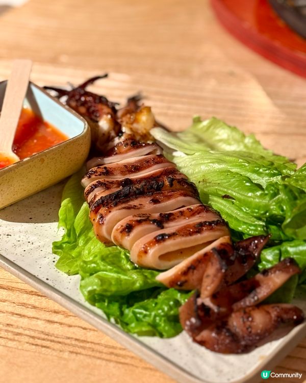 牛頭角高質超值泰菜 必食炭香燒原隻魷魚