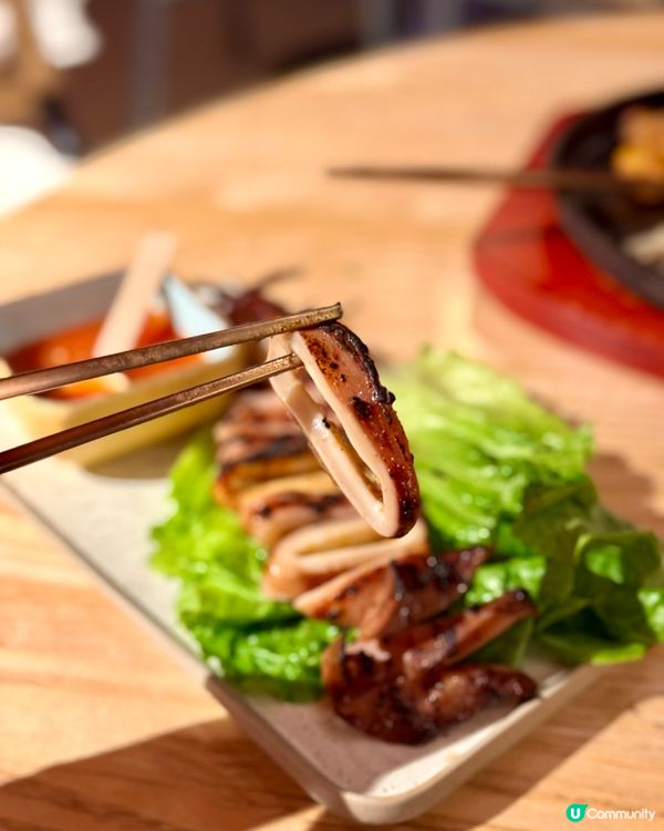 牛頭角高質超值泰菜 必食炭香燒原隻魷魚