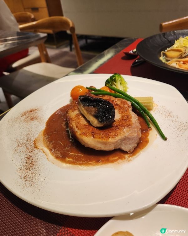 荃灣悅品半自助餐！豬鞍鮑魚任你揀😋！