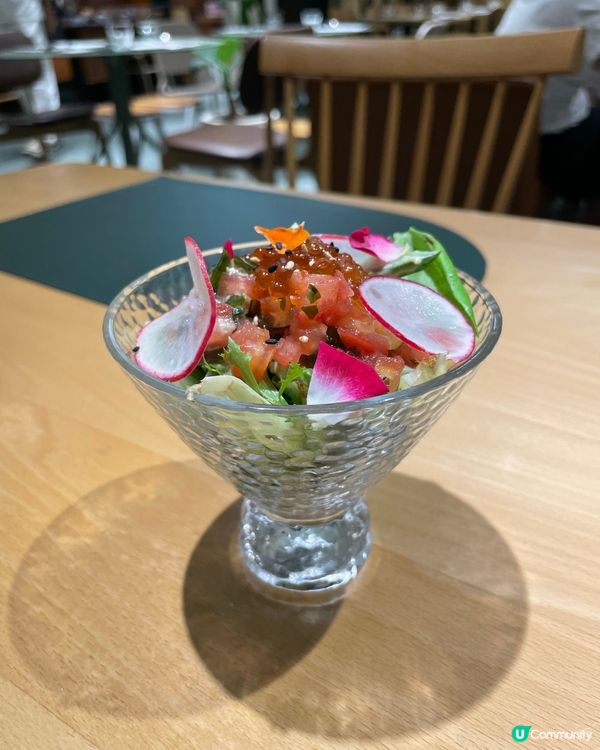 木系餐廳的多國菜