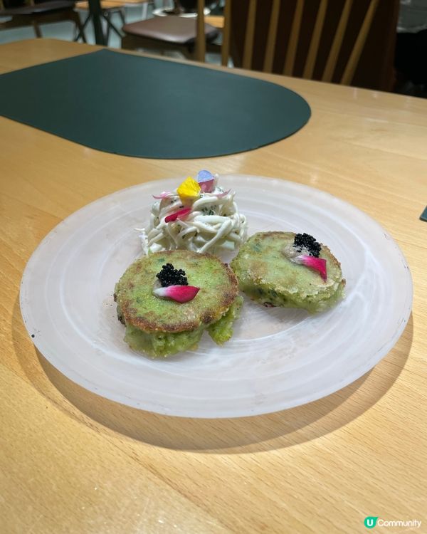 木系餐廳的多國菜