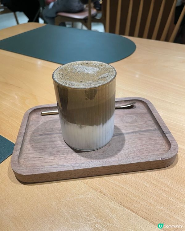 木系餐廳的多國菜