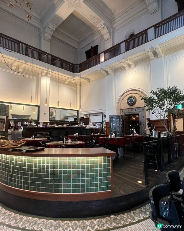 舊銀行改建的咖啡廳（堺筋俱樂部）