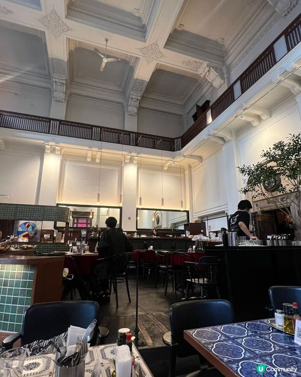 舊銀行改建的咖啡廳（堺筋俱樂部）