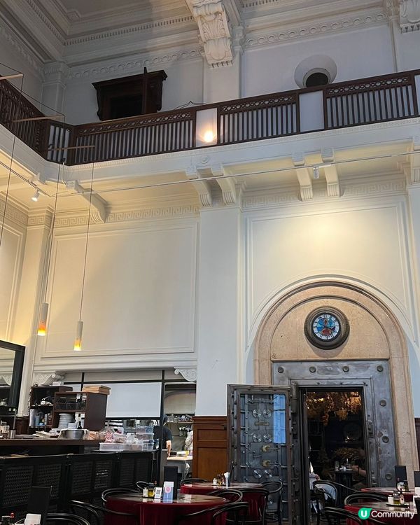 舊銀行改建的咖啡廳（堺筋俱樂部）