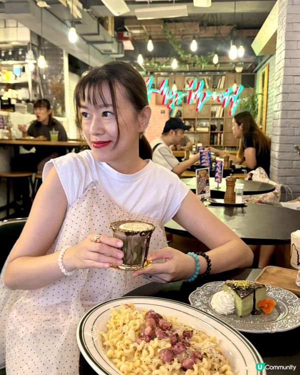 超癲！西環有噴咗金粉嘅杜拜朱古力咖啡&甜品