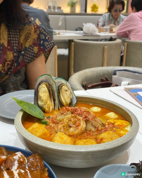 中環慢活嘆世界！😋 燉牛尾蛋包飯超正！