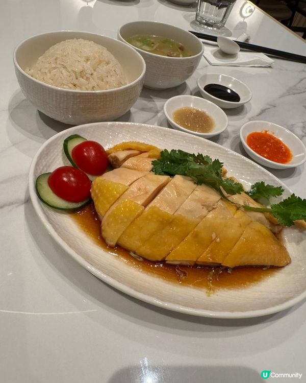 海南雞飯+香炒河粉😋！