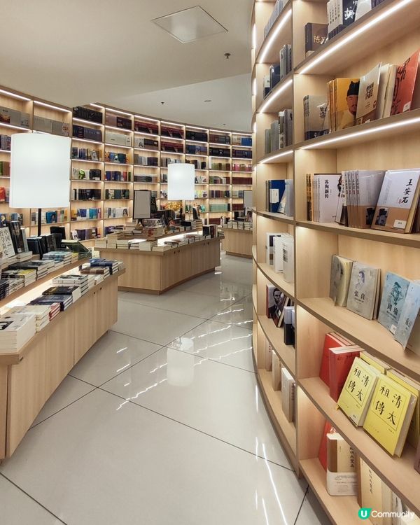  深圳愈欣書店📚 嘆茶睇書一流！☕️ 又影相又打卡👍😍