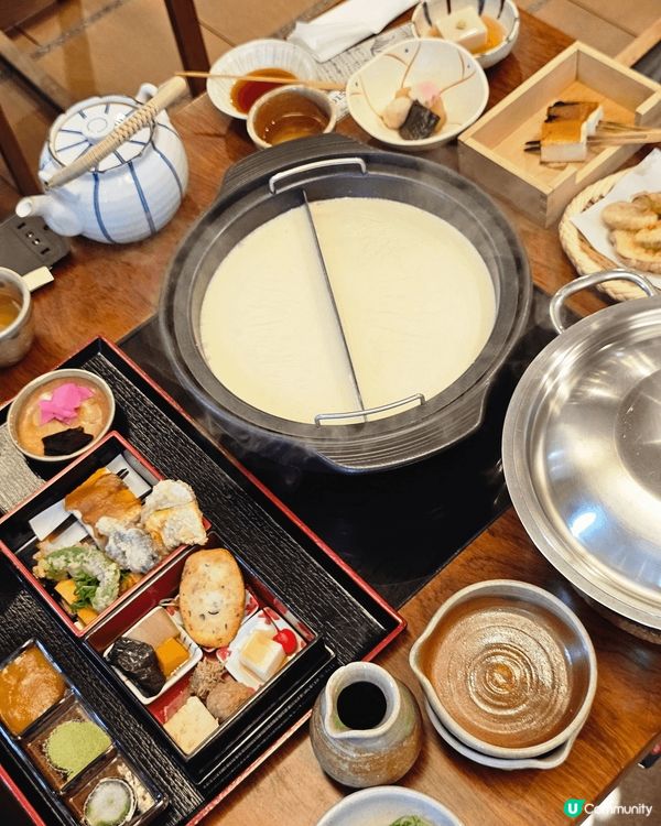 漫步於通往清水寺的古老坡道——二年坂、三年坂，除了選購傳統工...