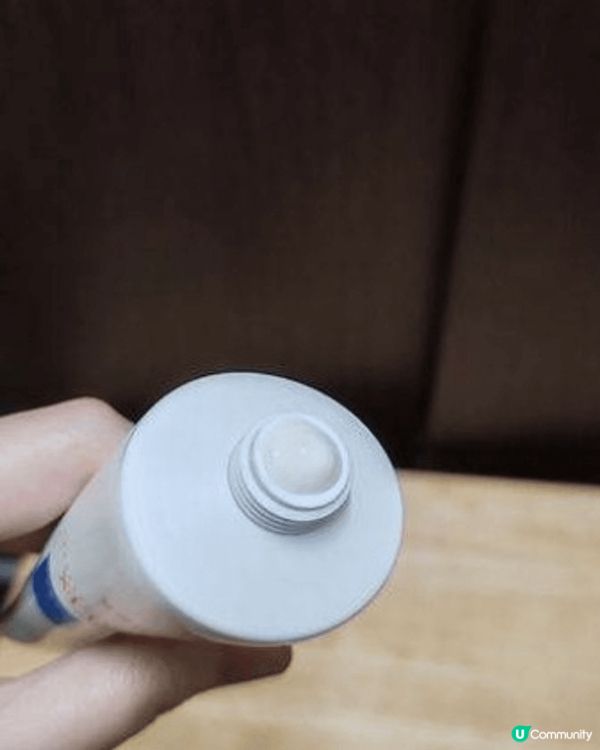 最近天氣時冷時熱，對於混合膚質的我來講，我不太喜歡黏膩厚重的...