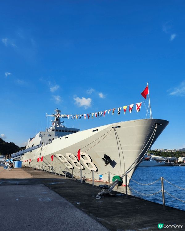 沂蒙山艦與戚繼光艦於國慶日訪港短暫停留兩天，本人於早前成功預...