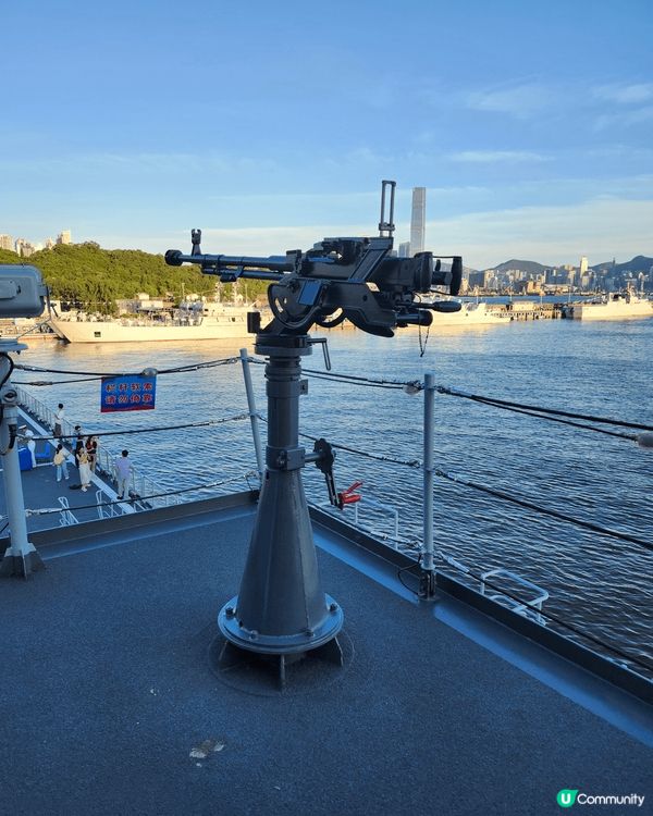 沂蒙山艦與戚繼光艦於國慶日訪港短暫停留兩天，本人於早前成功預...
