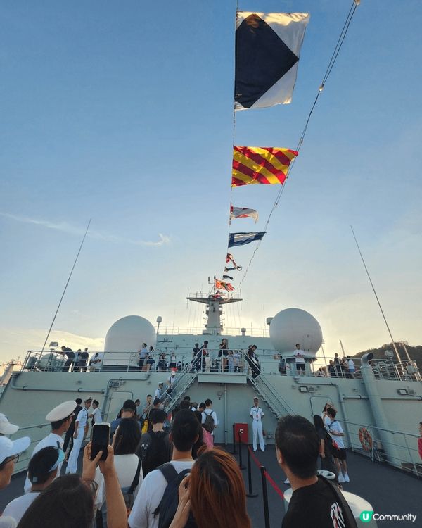 沂蒙山艦與戚繼光艦於國慶日訪港短暫停留兩天，本人於早前成功預...