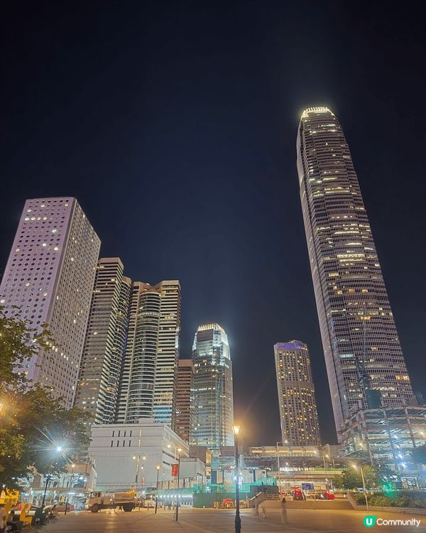晚上睇完管弦樂團表演，看到中環好美嘅夜景。
