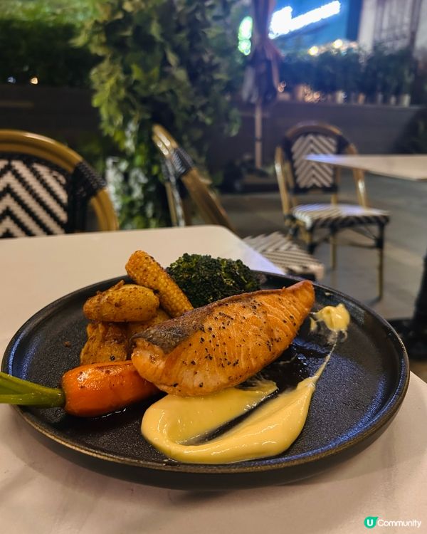 1.  園林風西餐廳🤩！打卡一流📸！必試龍蝦飯🦞！