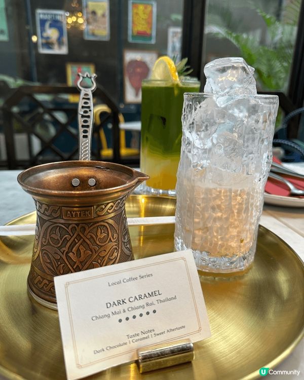 這間cafe 係曼谷，早上去食個靚早餐，飲杯冰凍咖啡，而朋友...