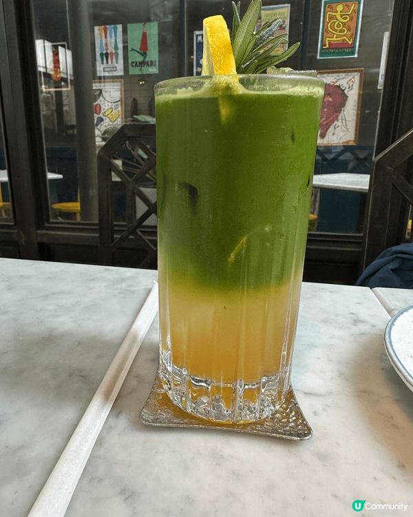 這間cafe 係曼谷，早上去食個靚早餐，飲杯冰凍咖啡，而朋友...